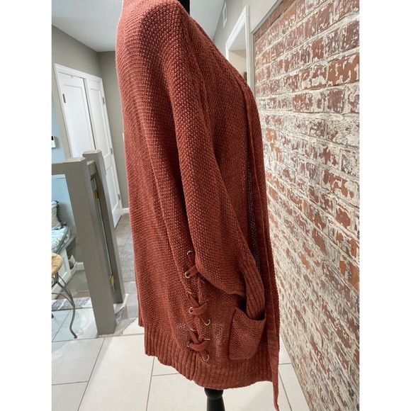 Pink Rose Vintage | Knit Cardigan Sweater with Pockets - Picture 4 of 10